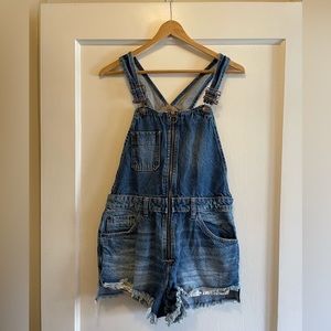 Free People ‘We the Free’ Denim Overall Shorts Sz 6